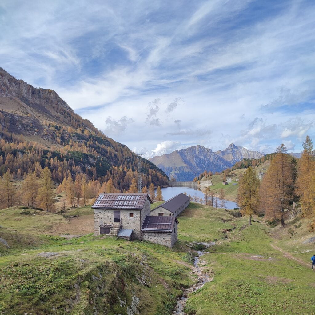 Immagine trekking lago Piano Casere