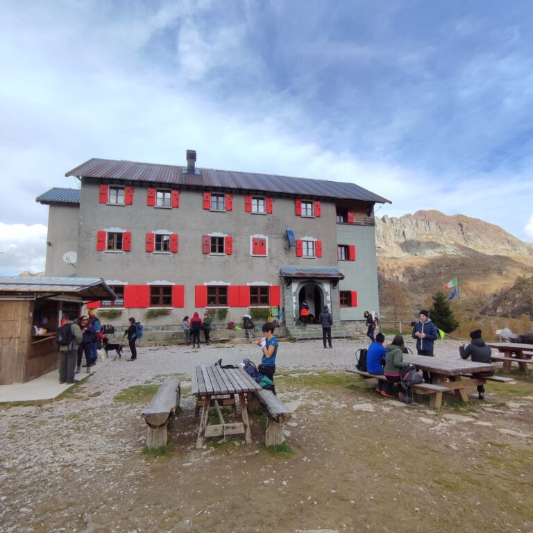 immagine rifugio Laghi Gemelli