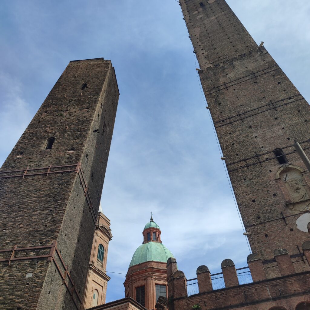 Le torri Garisenda e Asinelli, Bologna