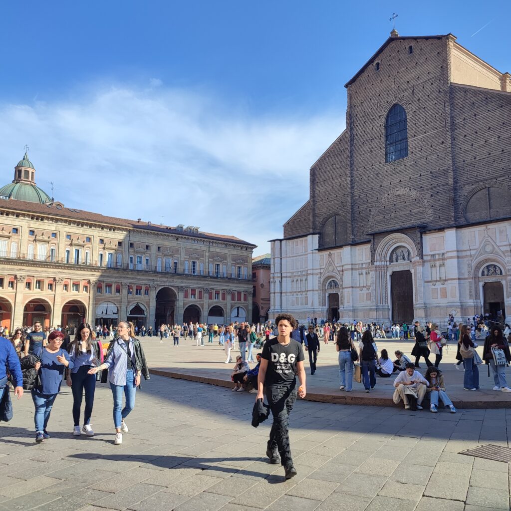 Piazza Maggiore con la basilica di San Petronio