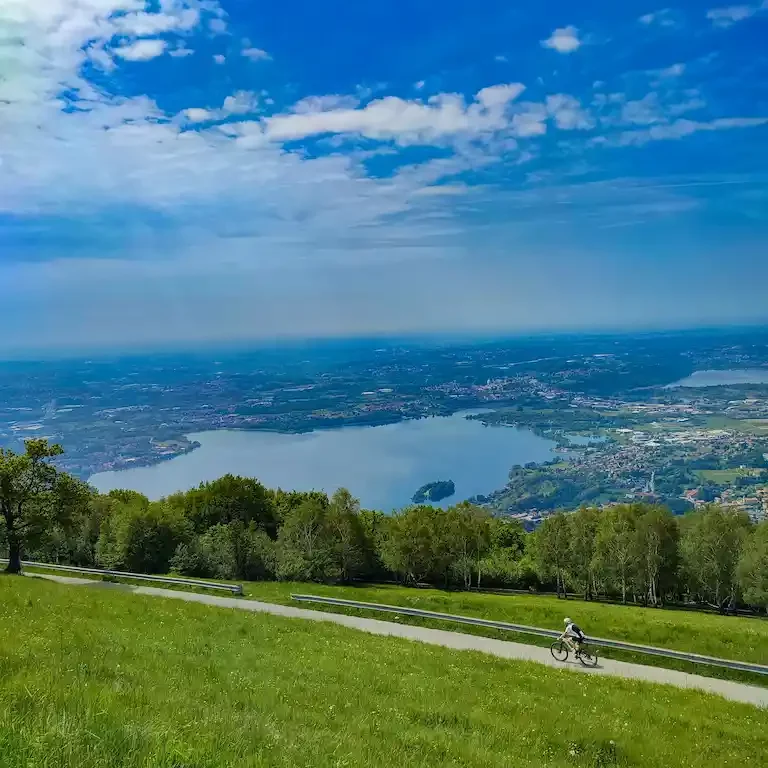 Trekking vicino Milano, cornizzolo sentiero facile