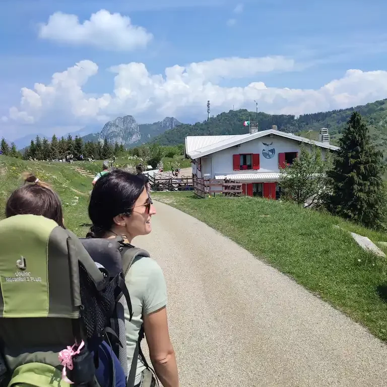 trekking facile vicino Milano, cornizzolo sentiero facile